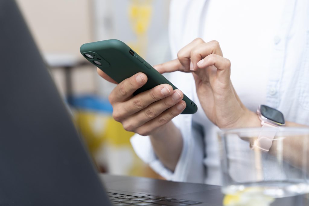 WhatsApp Customer Service: A Guide to Using the App for Business Communication